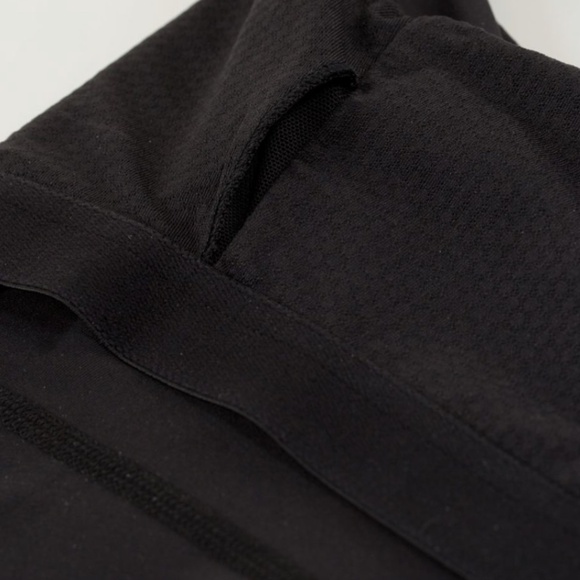 Lululemon NWOT Aria Tank II Black (8) - Picture 15 of 16